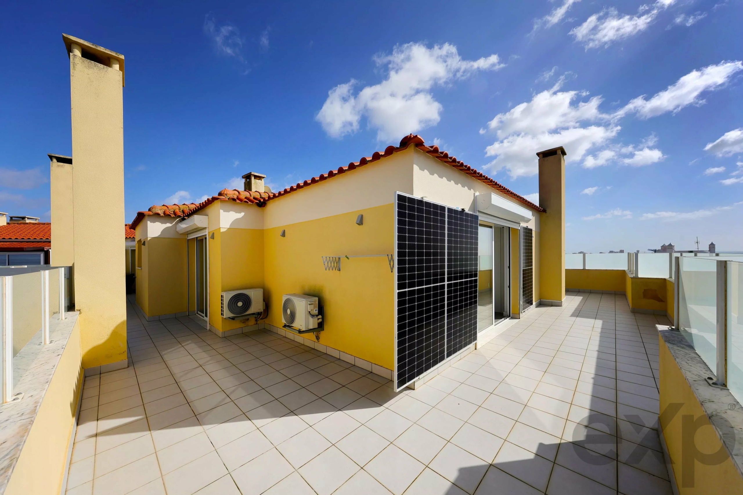 Penthouse exclusif de 3 chambres avec terrasse privée de 119 m², vue mer Portimão et Alvor, et vues panoramiques