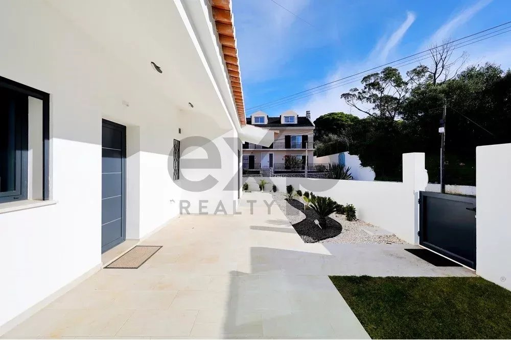 New T4 villa 5 min car to the Beach.