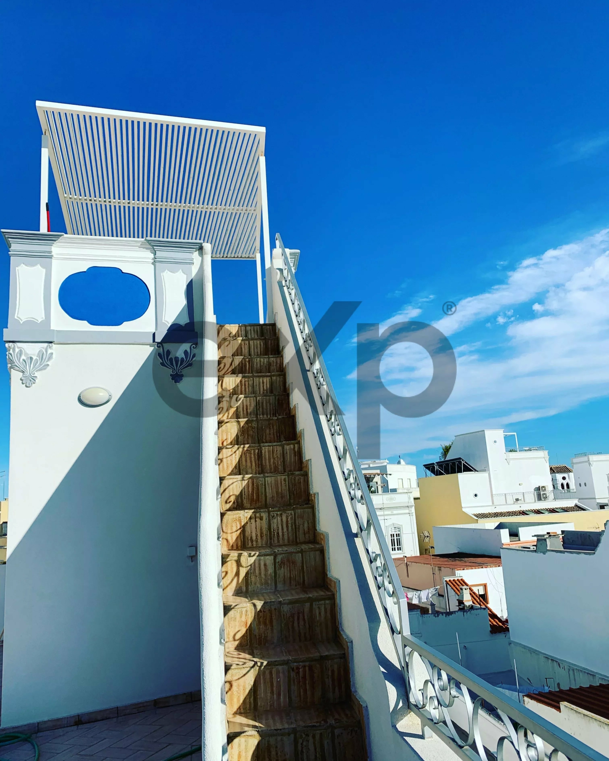 Stunning Large Townhouse in the Heart of Olhão