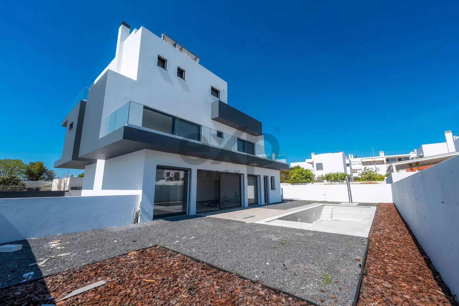 Contemporary Newly Built T6 Villa by Tavira Waterfront