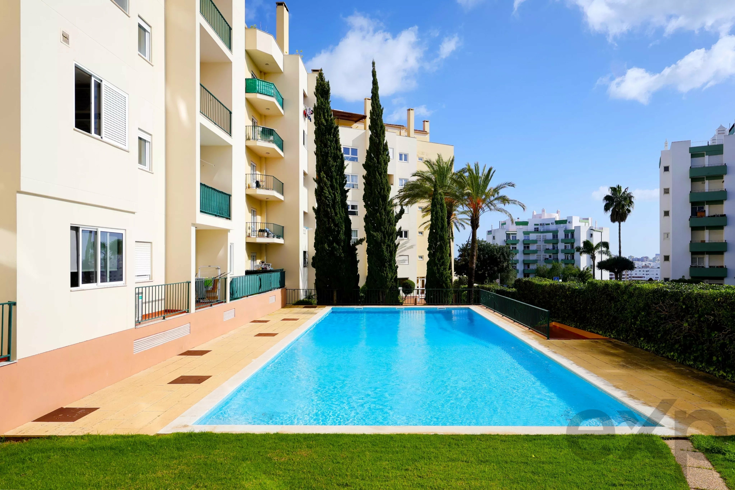 Penthouse exclusif de 3 chambres avec terrasse privée de 119 m², vue mer Portimão et Alvor, et vues panoramiques
