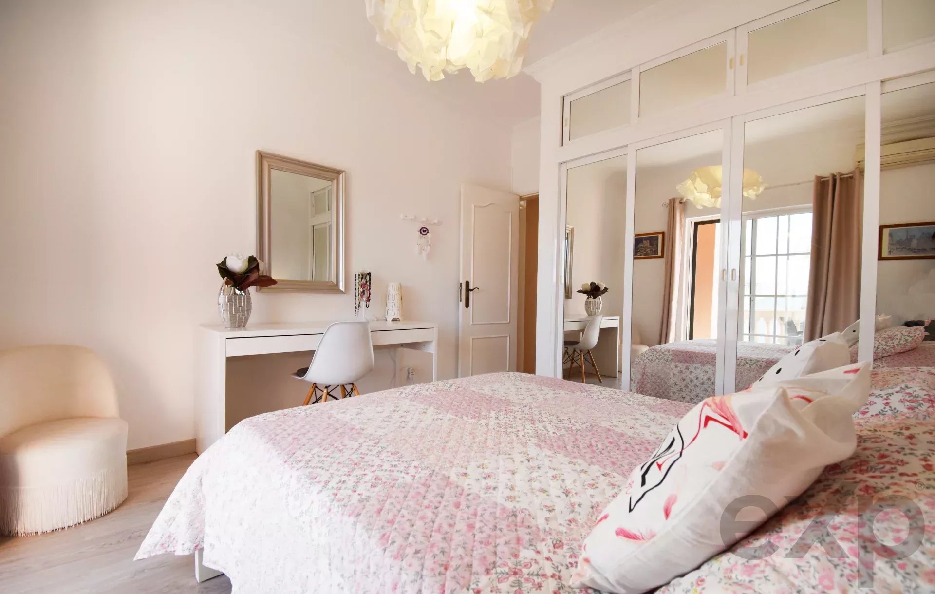3-bedr. house + 1-bedr. annex, swimming pool and garage,