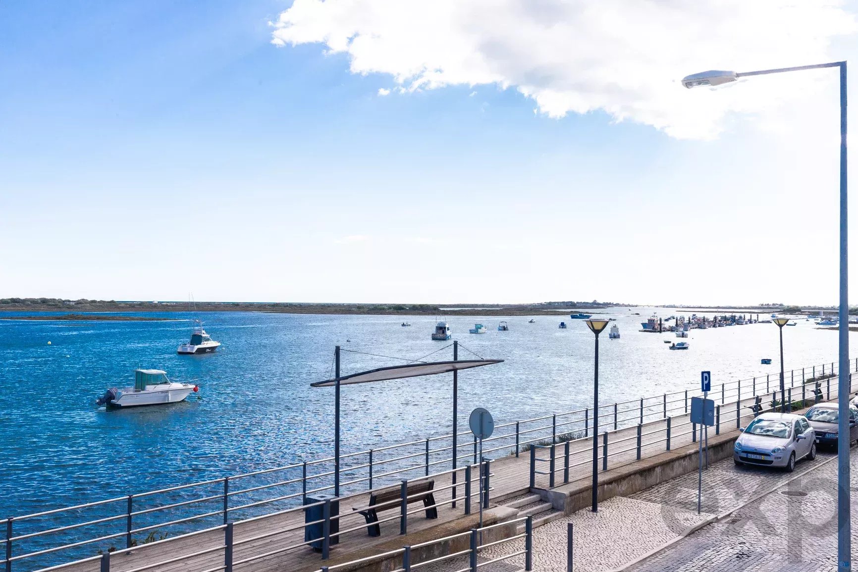 Moradia com projeto aprovado, primeira linha sobre a Ria Formosa, Cabanas de Tavira