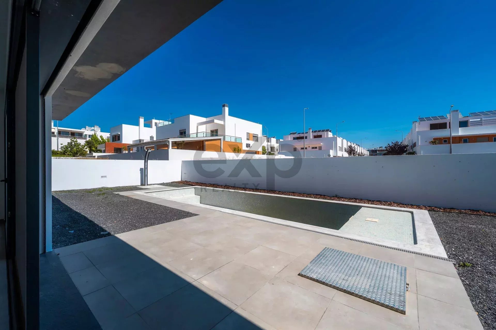 Contemporary Newly Built T6 Villa by Tavira Waterfront