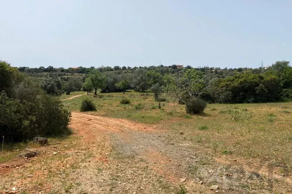 Mixed Rustic/Urban land with ruins for sale in Distrito-Faro