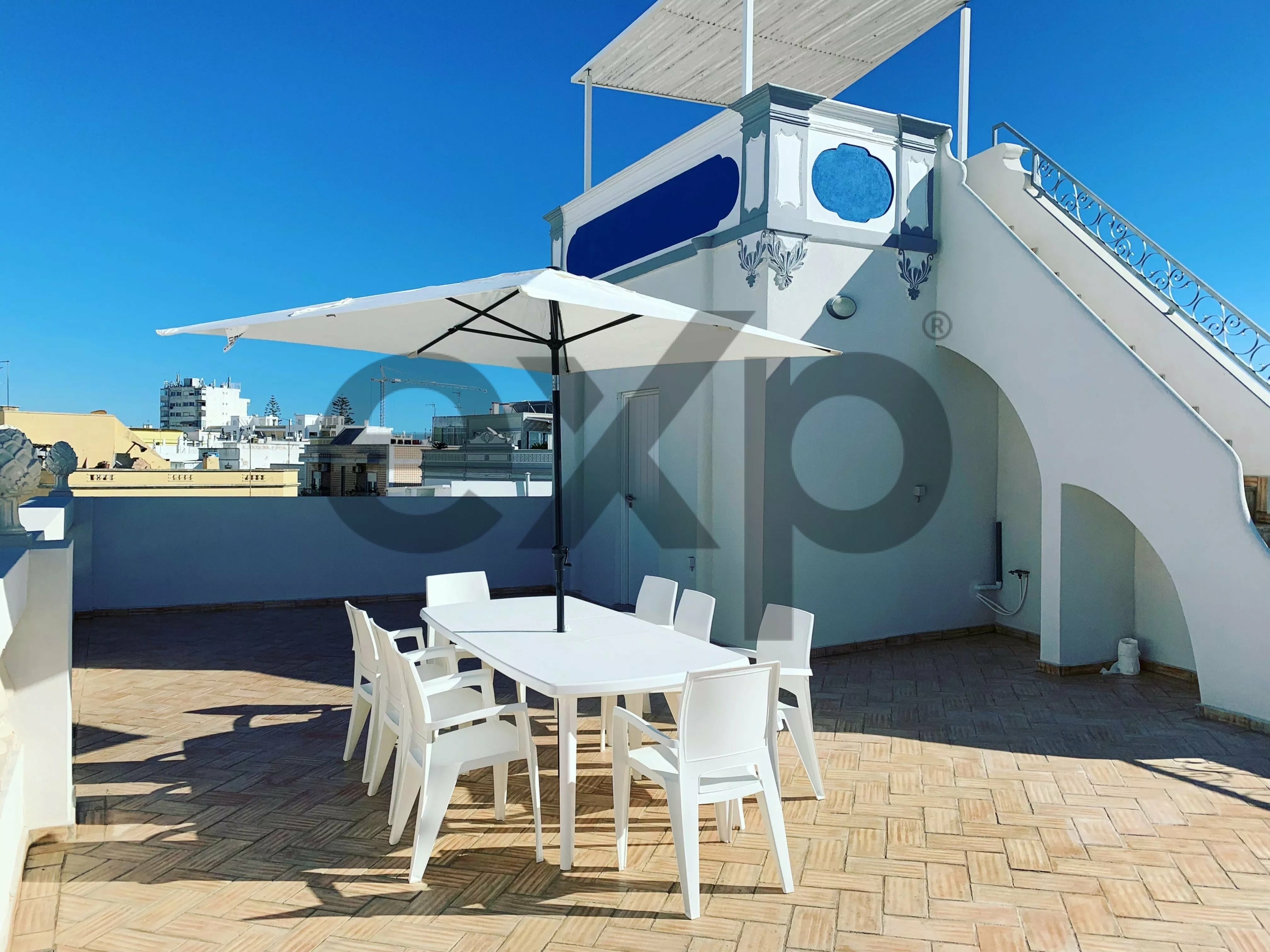 Stunning Large Townhouse in the Heart of Olhão