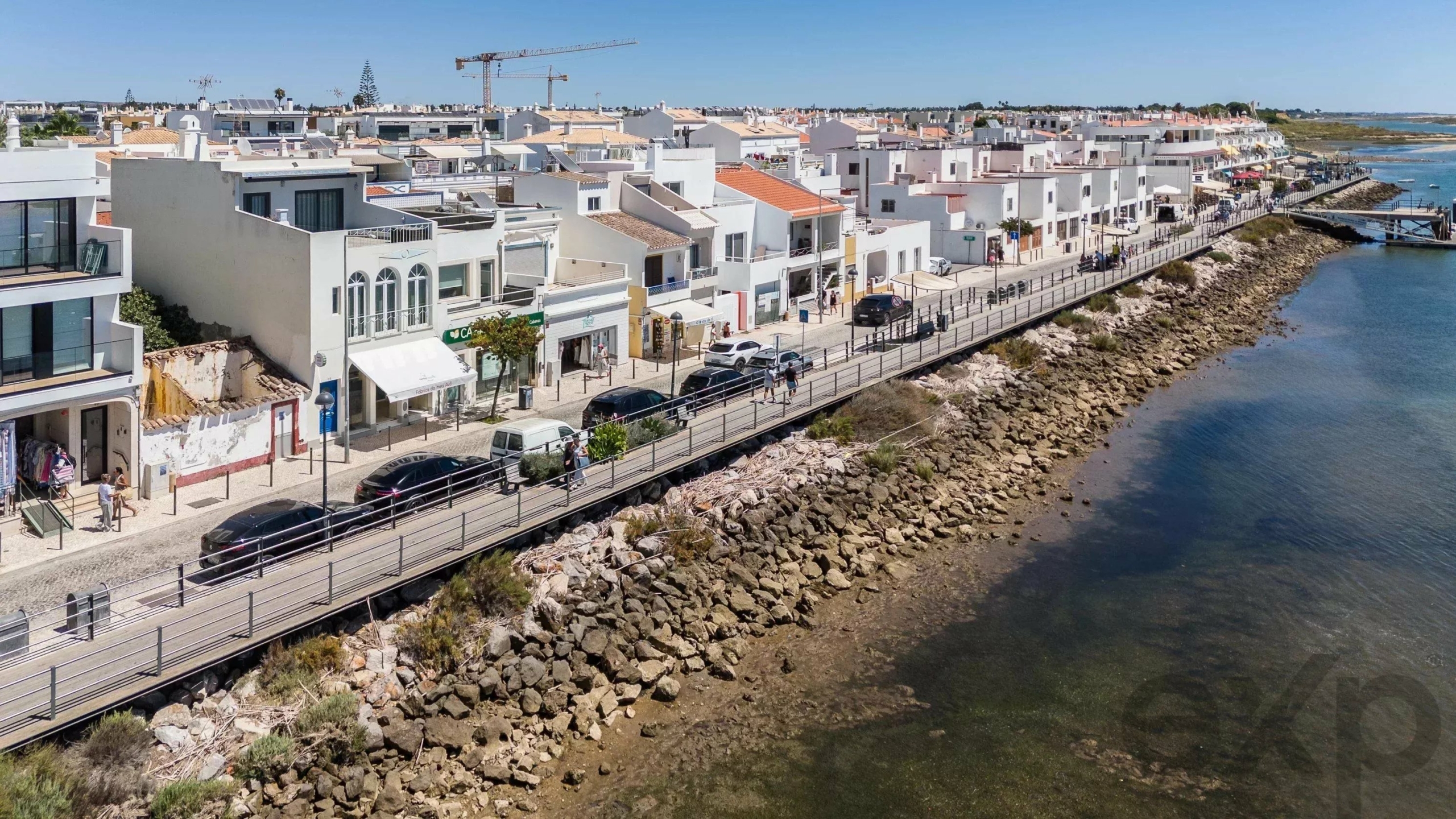Moradia com projeto aprovado, primeira linha sobre a Ria Formosa, Cabanas de Tavira