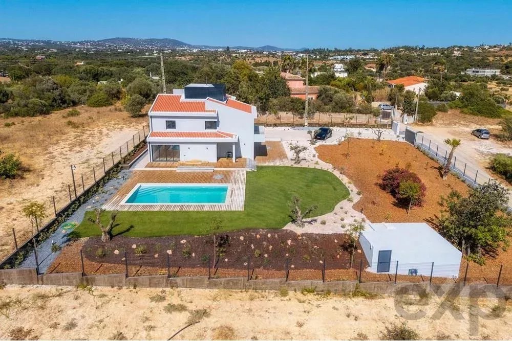 5 Bedroom Villa in Fonte Santa – Quarteira