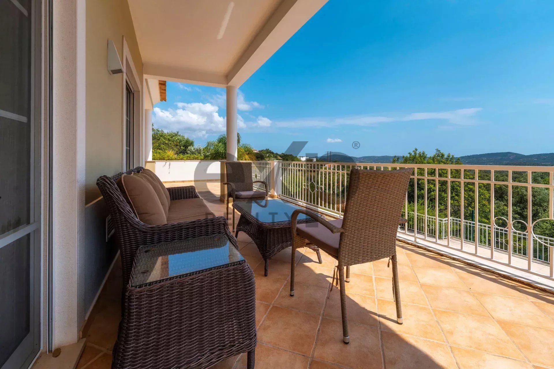 Four bedroom villa with open views and pool in São Bras de Alportel, Algarve