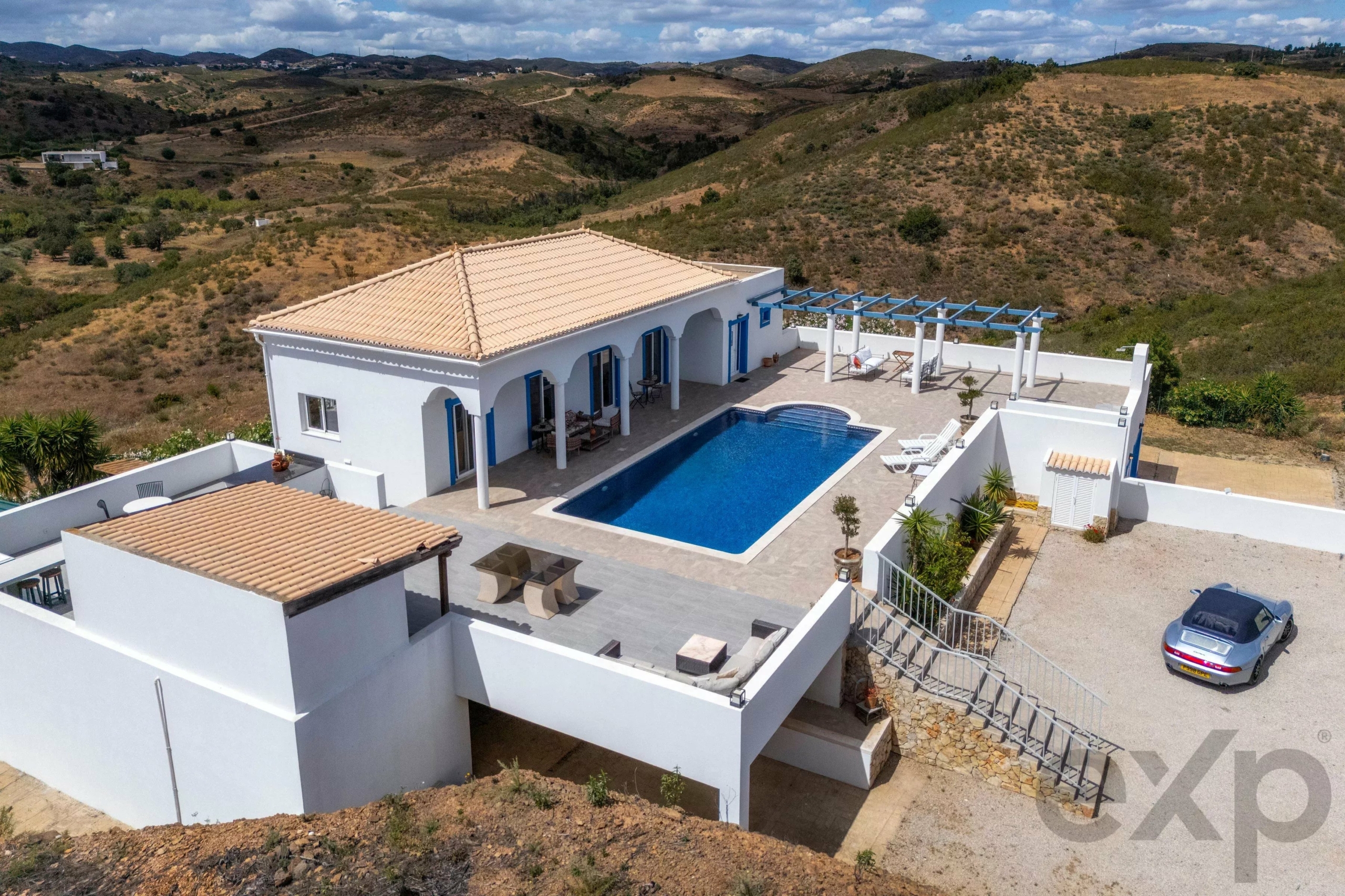Renovated 5 Bed Countryside Villa with Pool, Panoramic Views, 2 Hectares