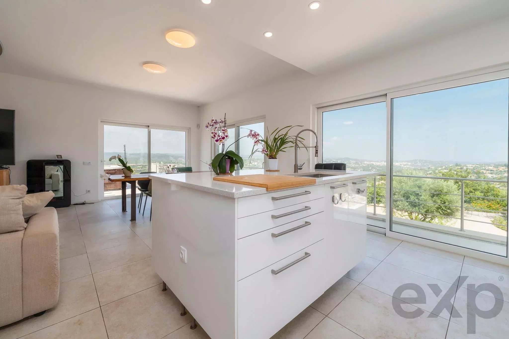 T3 Villa with magnificent views, close to São Bras de Alportel, Loule and Faro