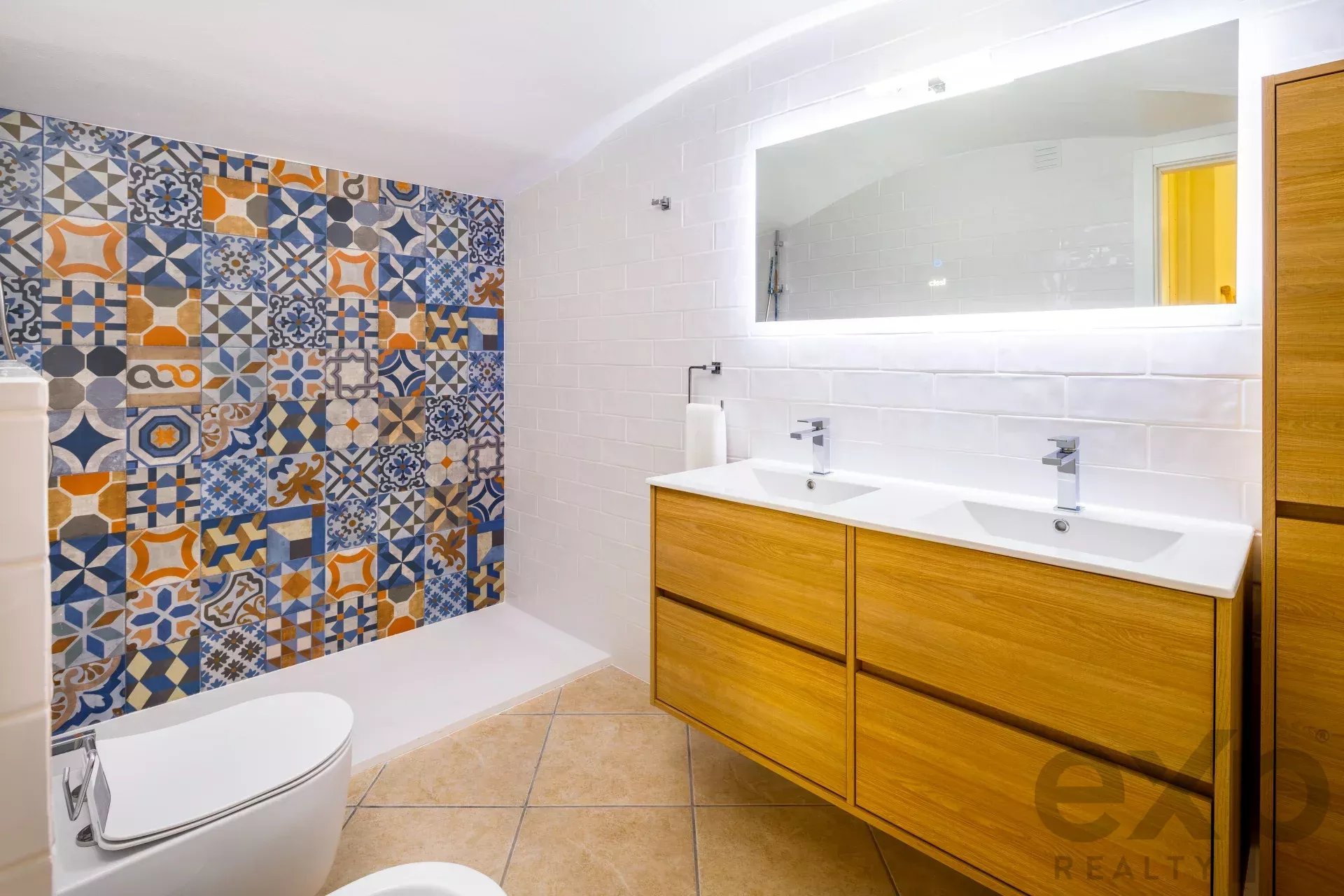 Operating Investment – 4 Beachside Studio Apartments in Central Carvoeiro
