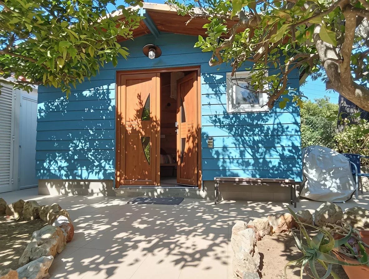 Exclusive property with five independent units and investment potential