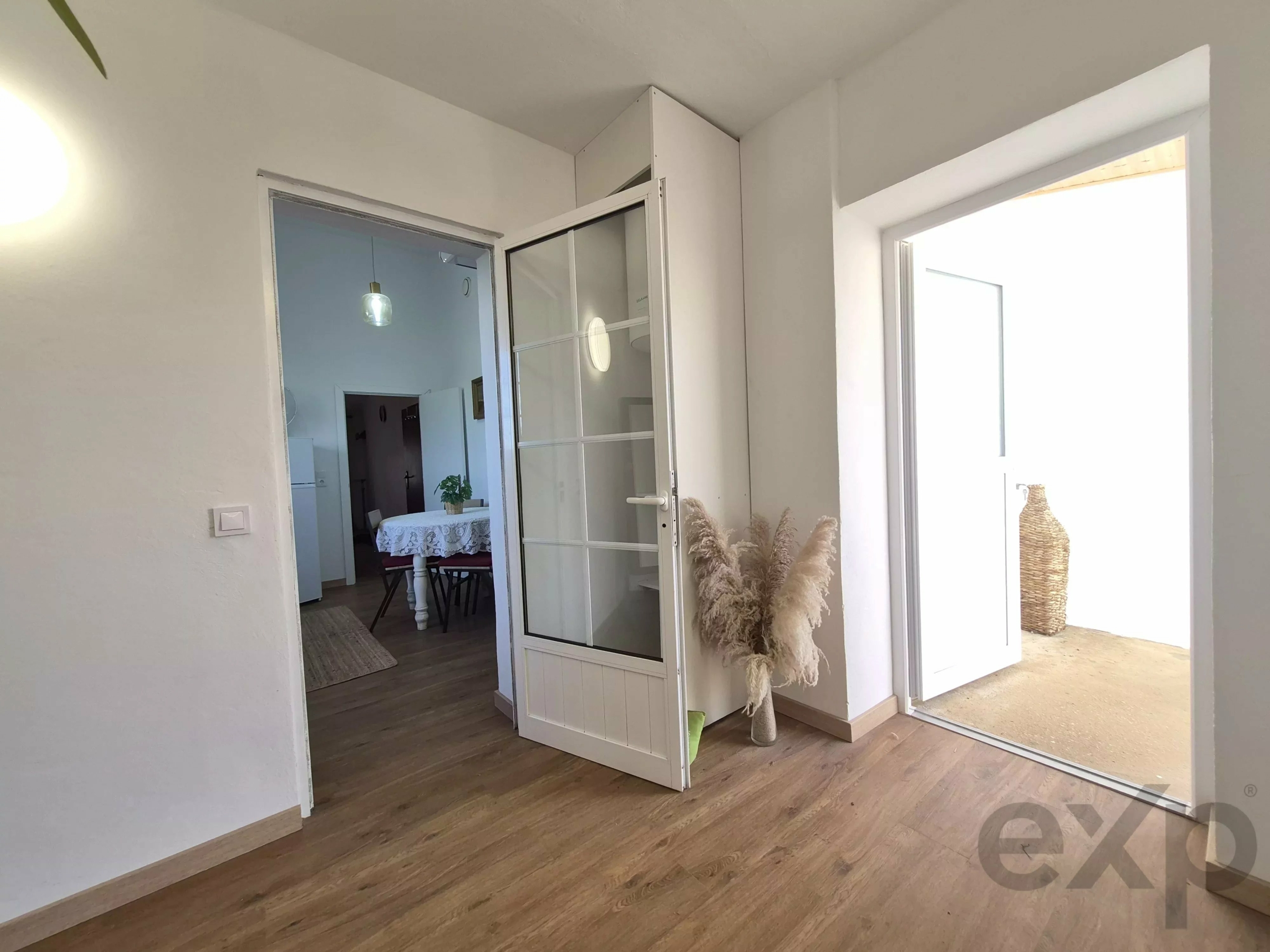 Renovated farmhouse ideally located in the middle of nature.