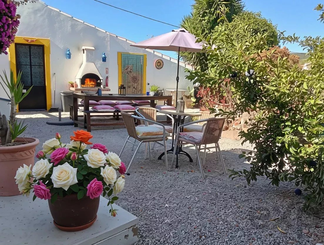 Exclusive property with five independent units and investment potential