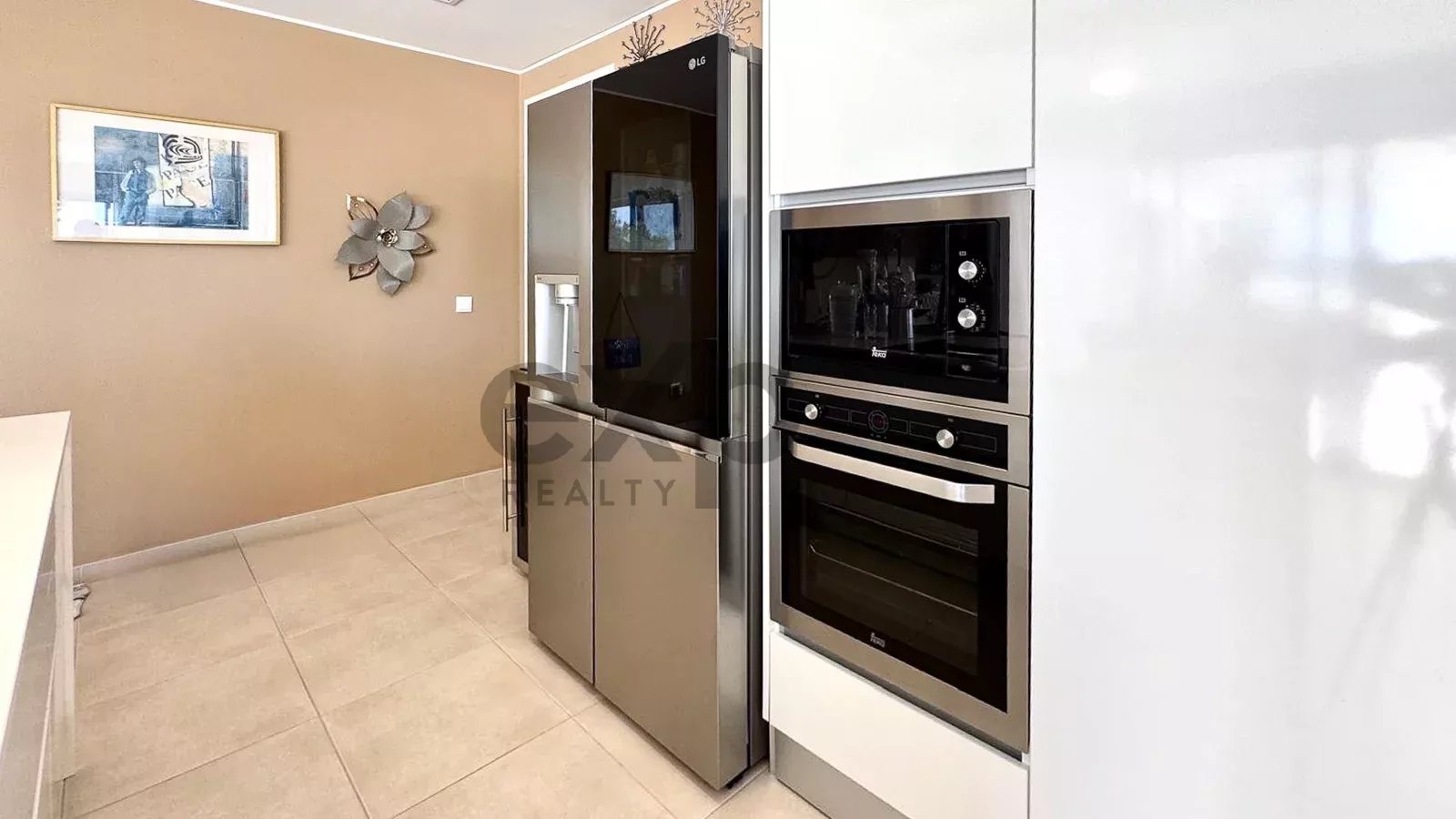 Luxury 4-bedroom villa of 437 m² with swimming pool – Mexilhoeira Grande, Portimão