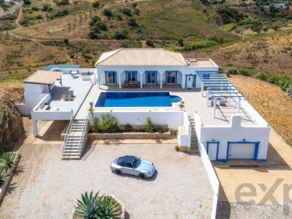 Renovated 5 Bed Countryside Villa with Pool, Panoramic Views, 2 Hectares