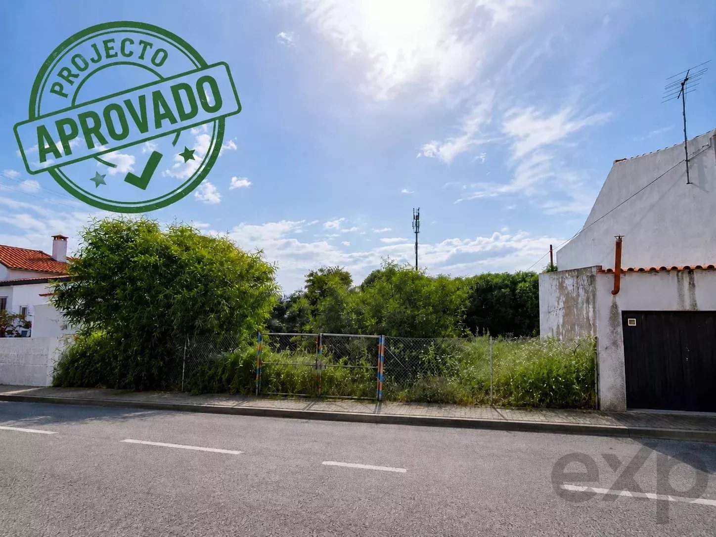 Urban Lot with Approved Project for 2 Semi-detached Houses | Luz de Tavira
