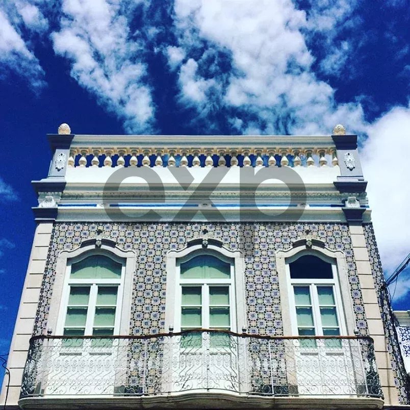 Stunning Large Townhouse in the Heart of Olhão