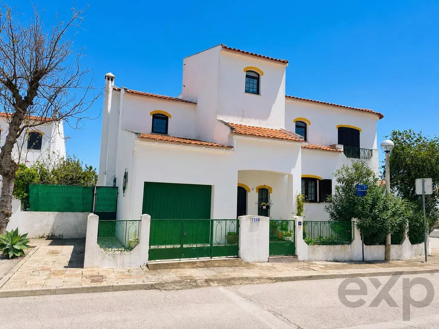 5-Bedroom House, Altura