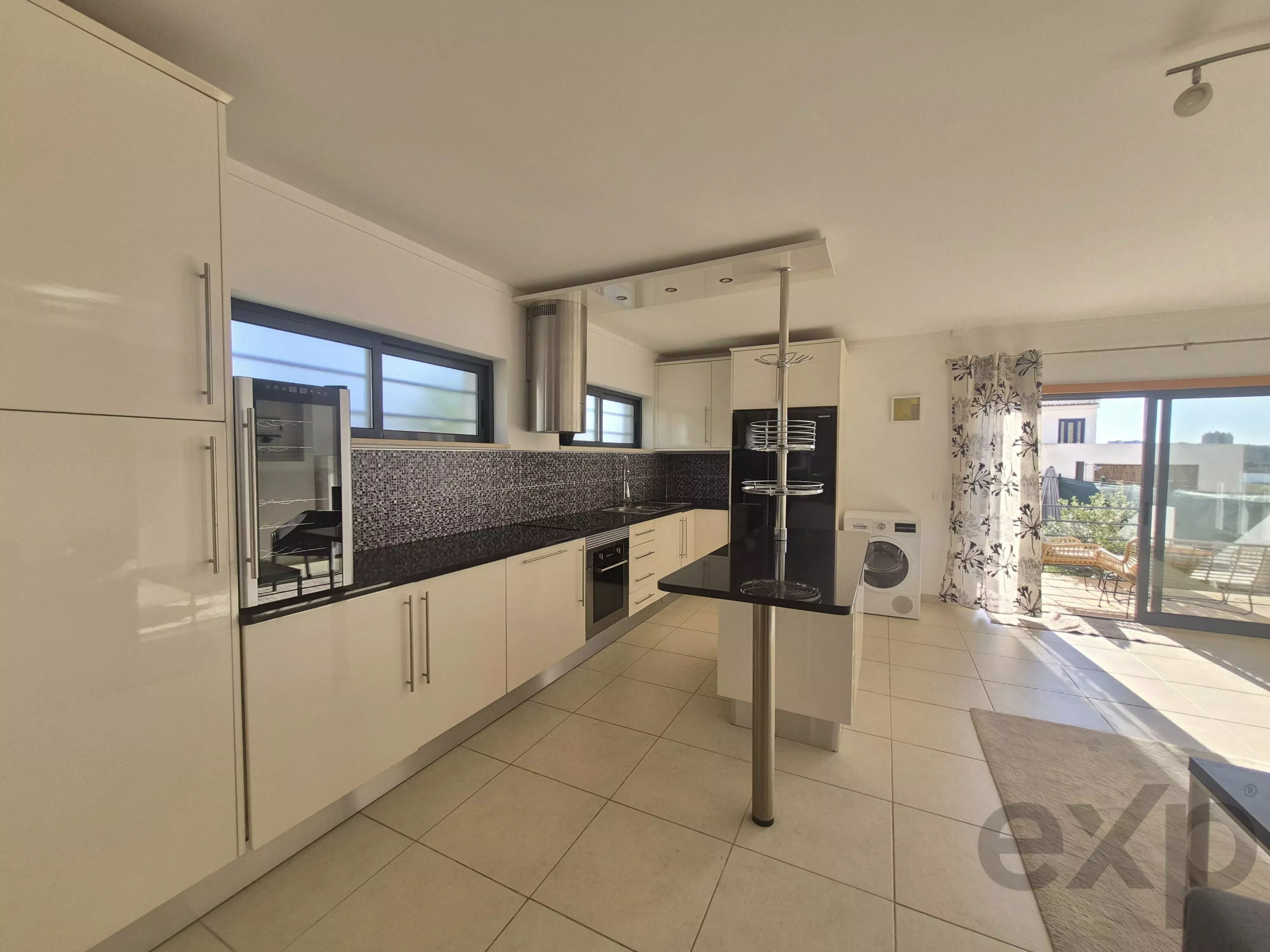 Semi-detached house with independent Apartment & rooftop – Exceptional panoramic view