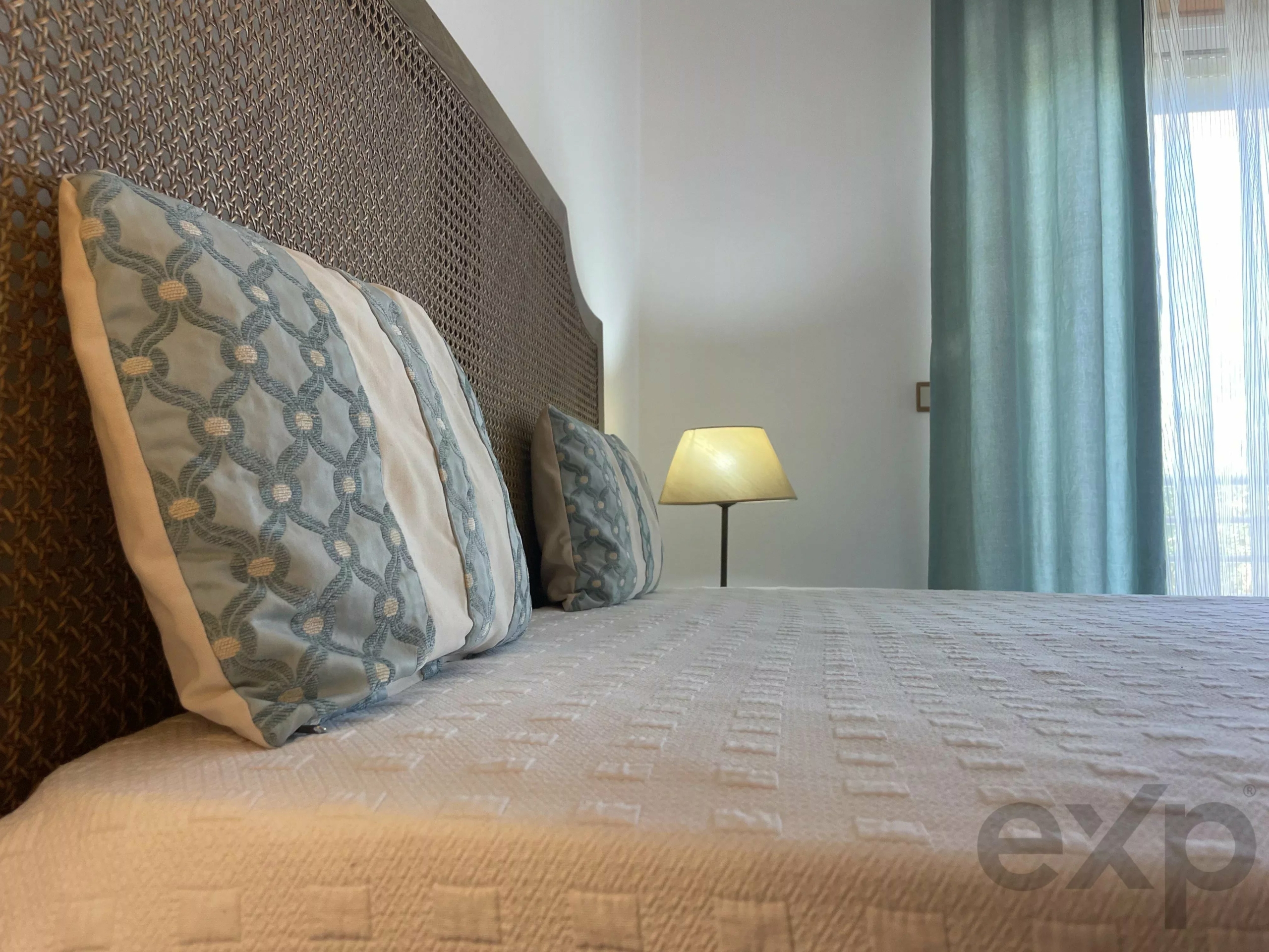 Furnished 2-bedroom apartment with terrace and parking in the centre of Cabanas de Tavira