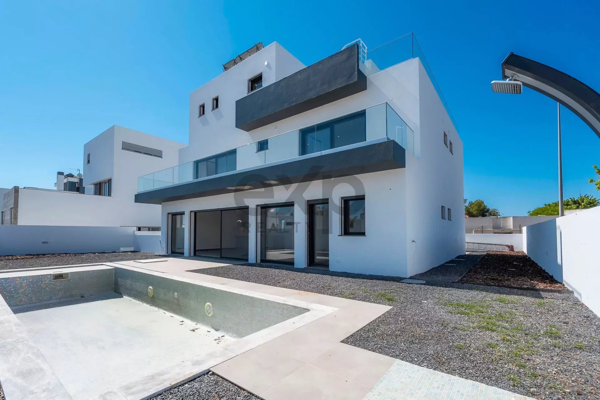 Contemporary Newly Built T6 Villa by Tavira Waterfront