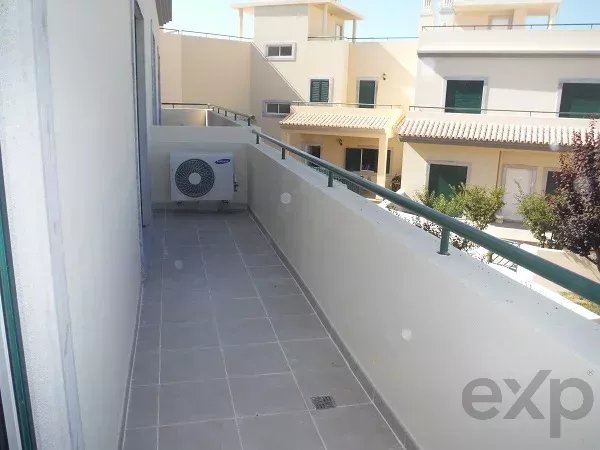 Moradia T4 em Condomínio Fechado em Moncarapacho
