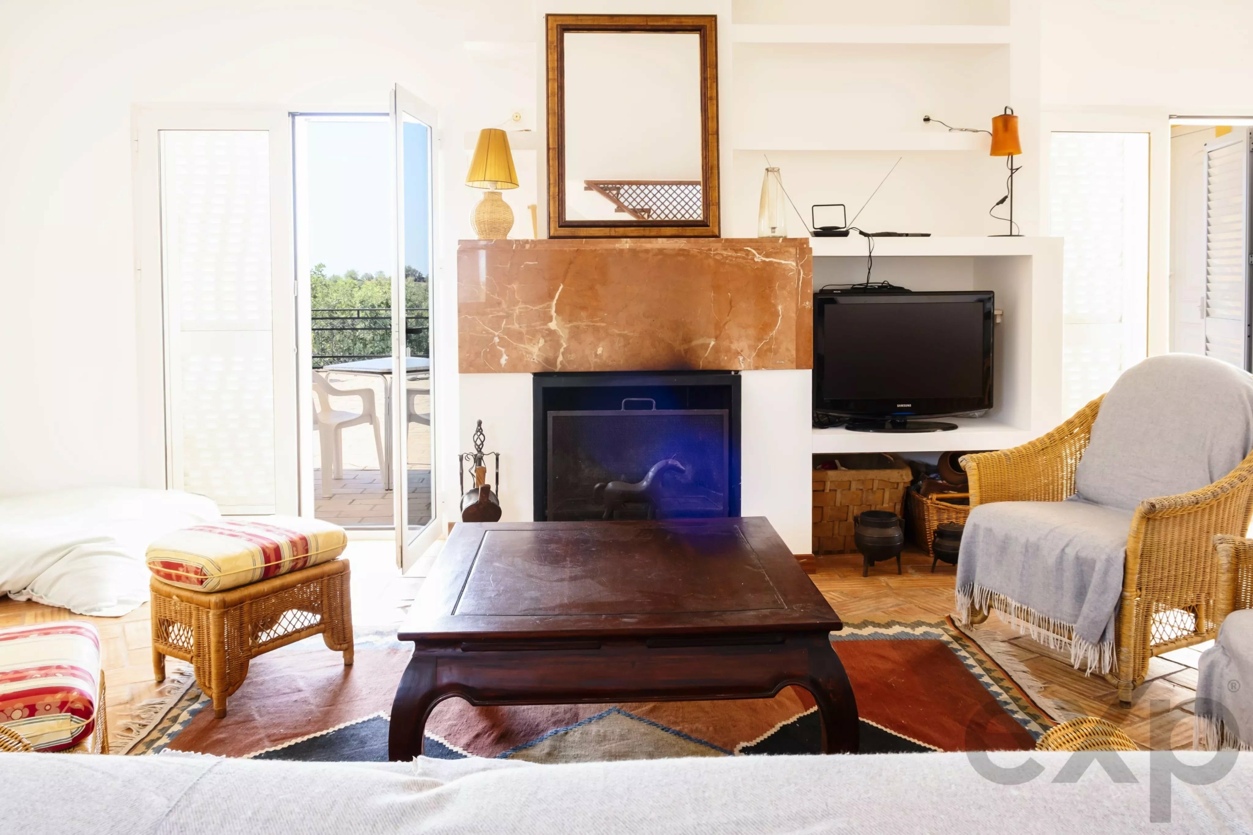 Country house with stunning views over the countryside and sea in the Algarve