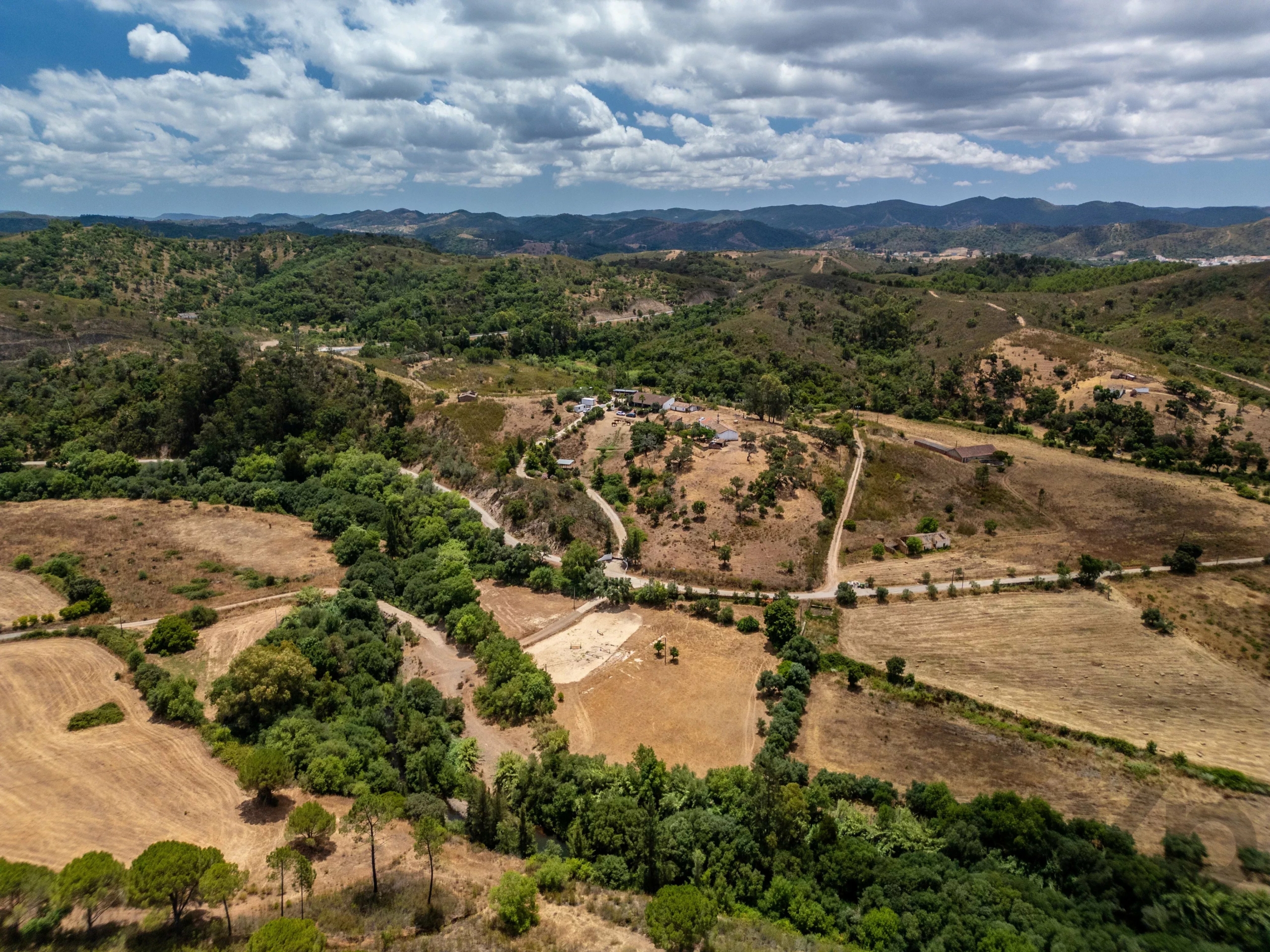 Beautiful Family Home with Equestrian Facilities Set in 2.3 hectares
