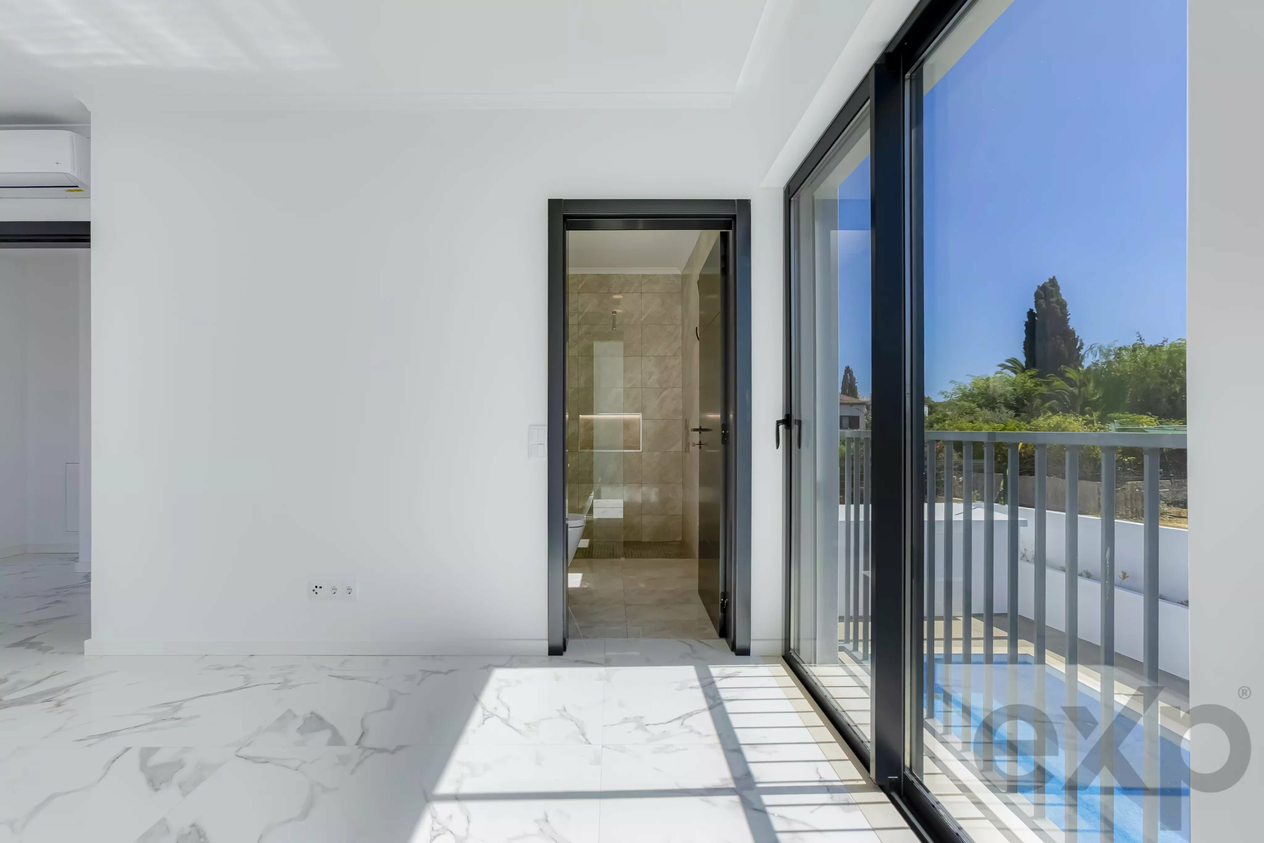 New-Build Villa with Private Pool, Steps from Meia Praia, Lagos