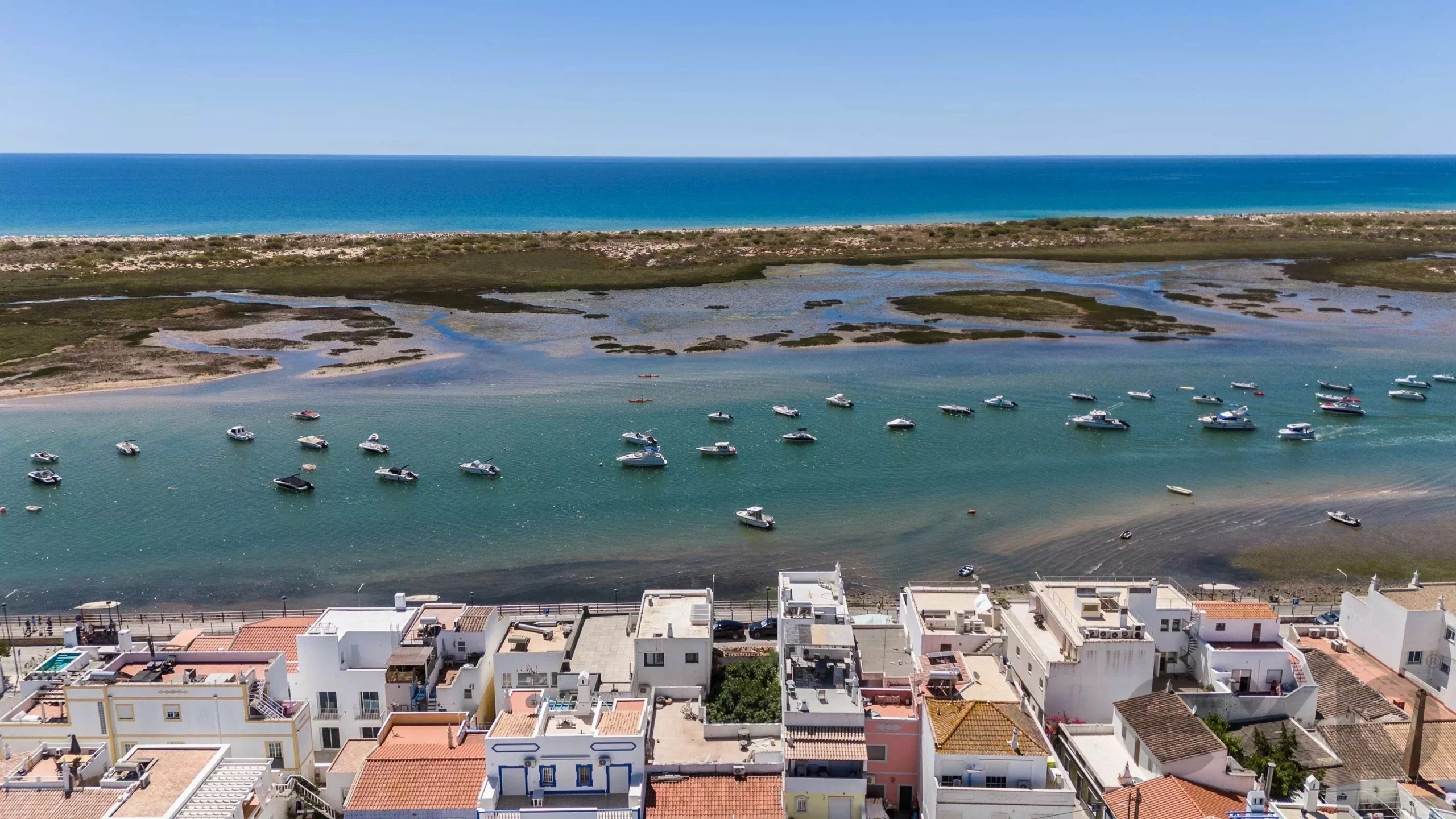 Moradia com projeto aprovado, primeira linha sobre a Ria Formosa, Cabanas de Tavira