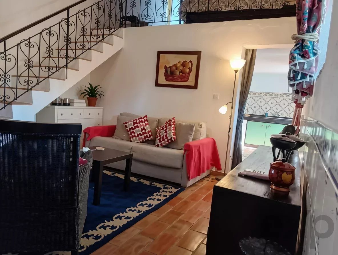 Exclusive property with five independent units and investment potential