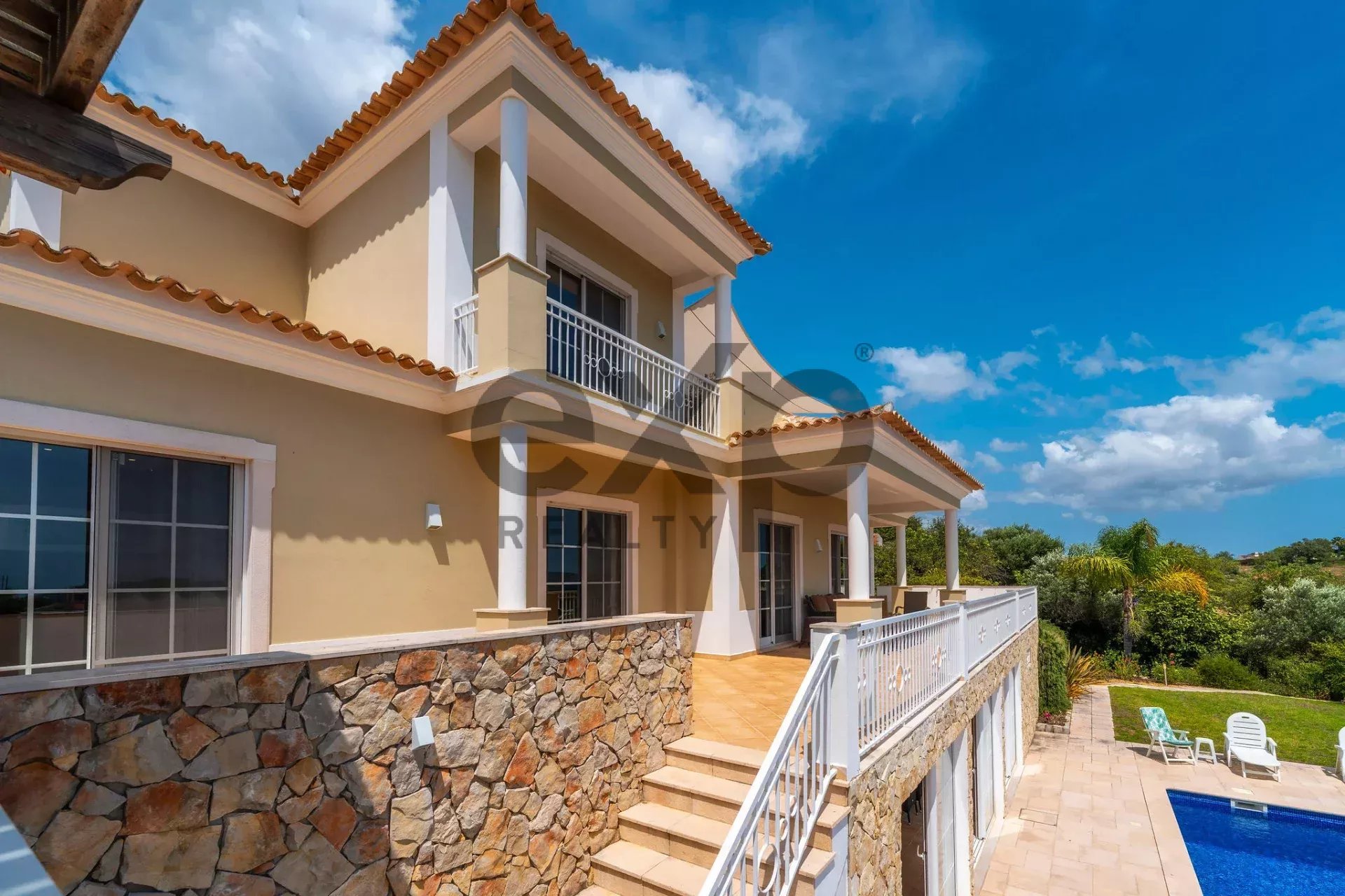 Four bedroom villa with open views and pool in São Bras de Alportel, Algarve