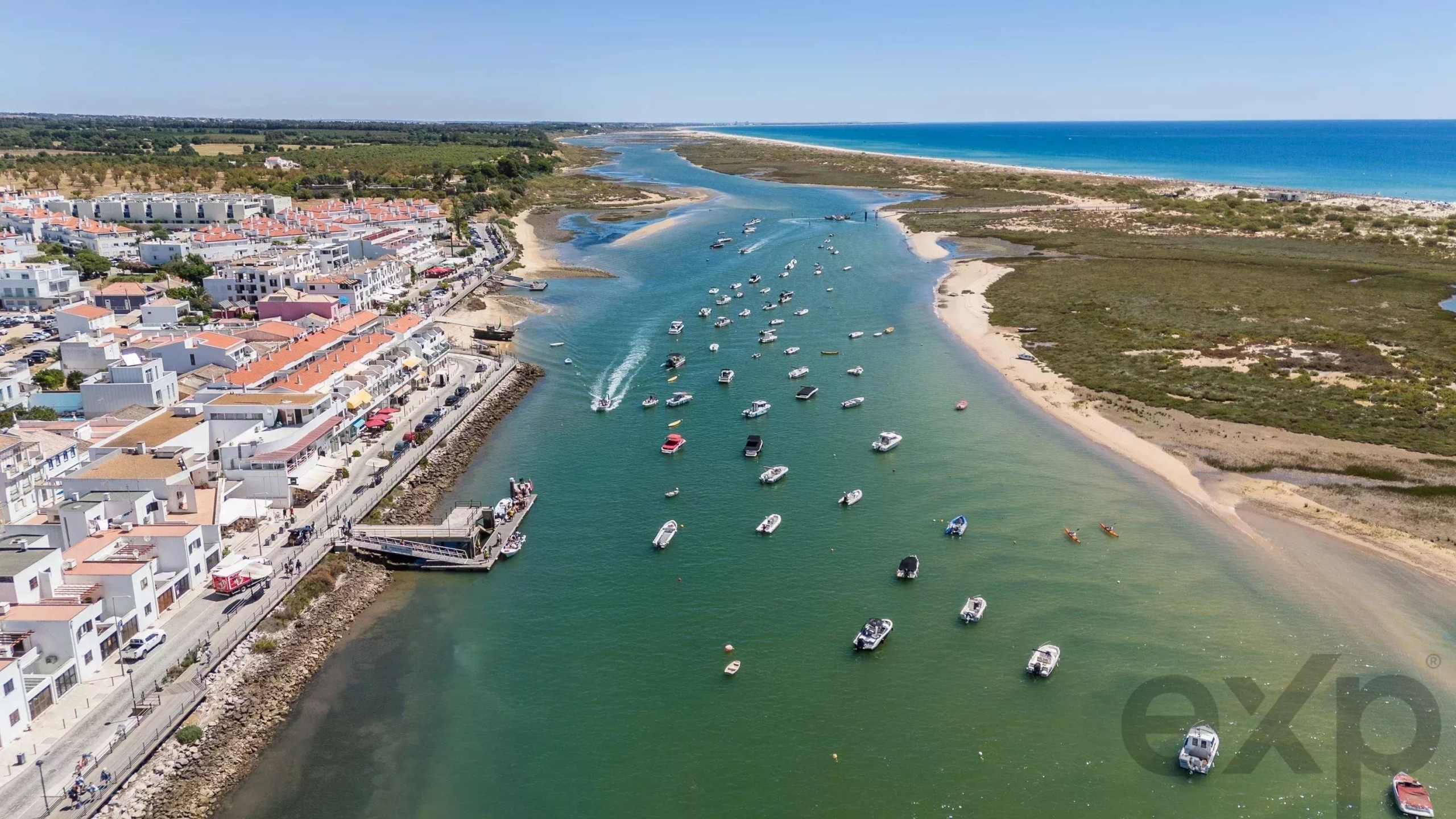 Moradia com projeto aprovado, primeira linha sobre a Ria Formosa, Cabanas de Tavira