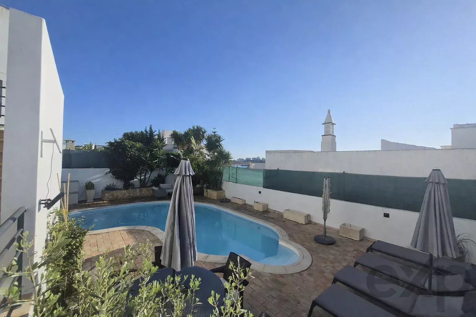 Semi-detached house with independent Apartment & rooftop – Exceptional panoramic view