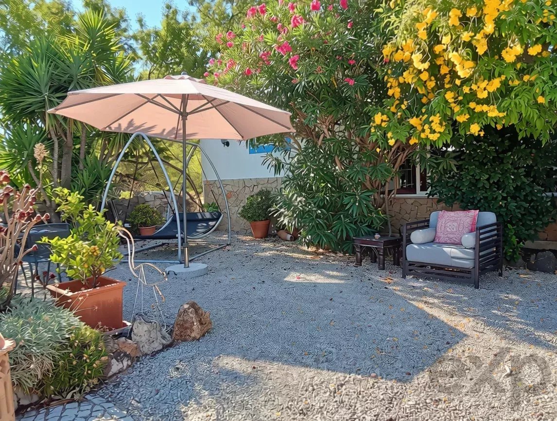 Exclusive property with five independent units and investment potential