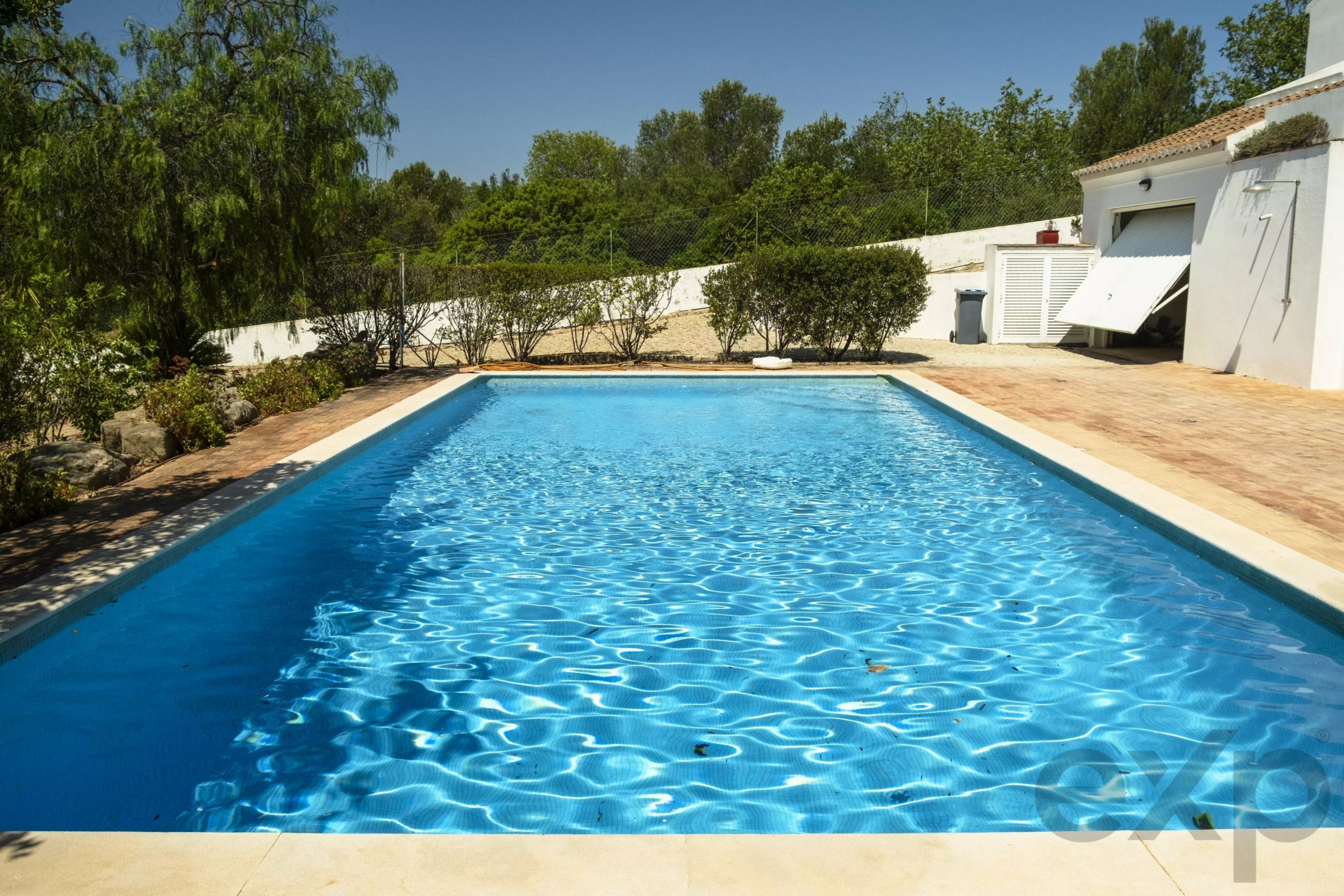 Country house with stunning views over the countryside and sea in the Algarve