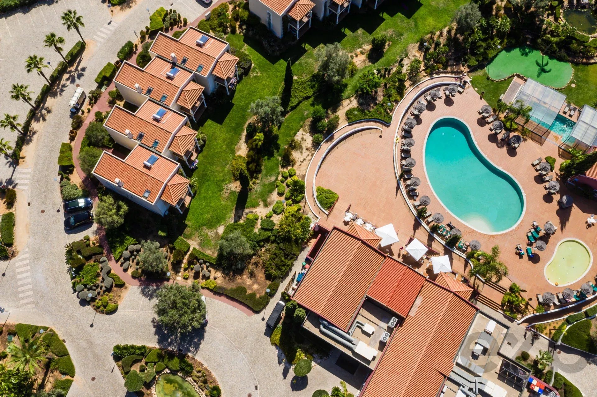 Modern 2-Bedroom Duplex in Village Resort, Carvoeiro – Algarve