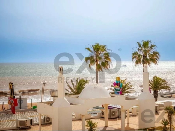 Appartement Moderne de 2 Chambres en Front de Mer à Quarteira