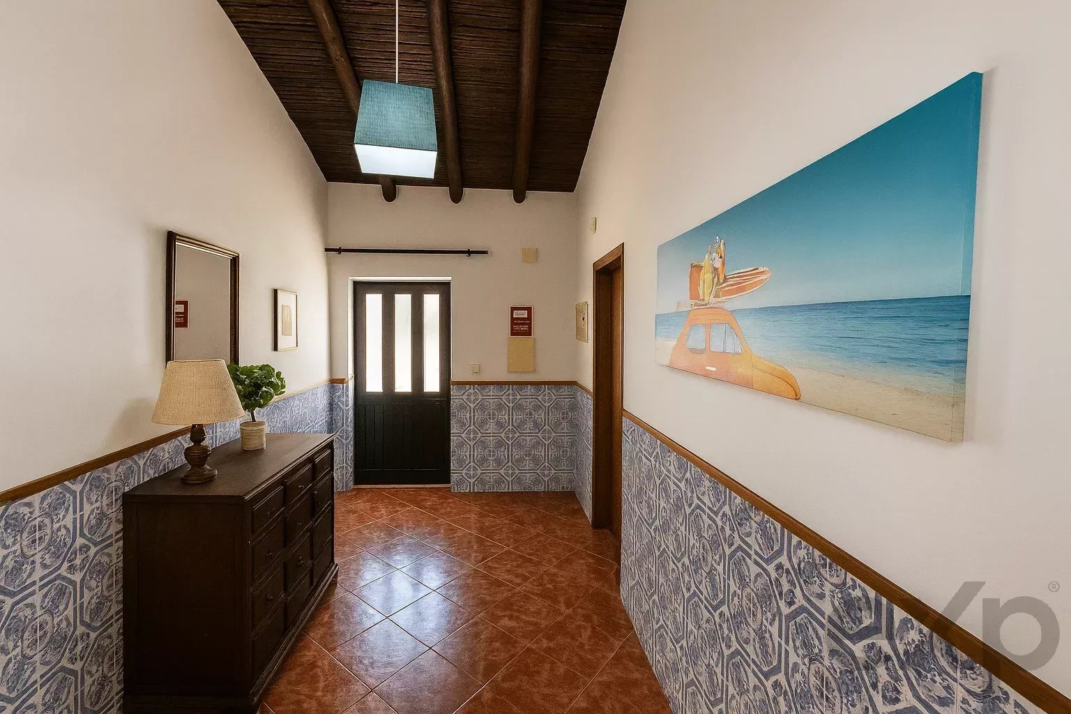 Typical Algarve house with studios, swimming pool and mountain views.