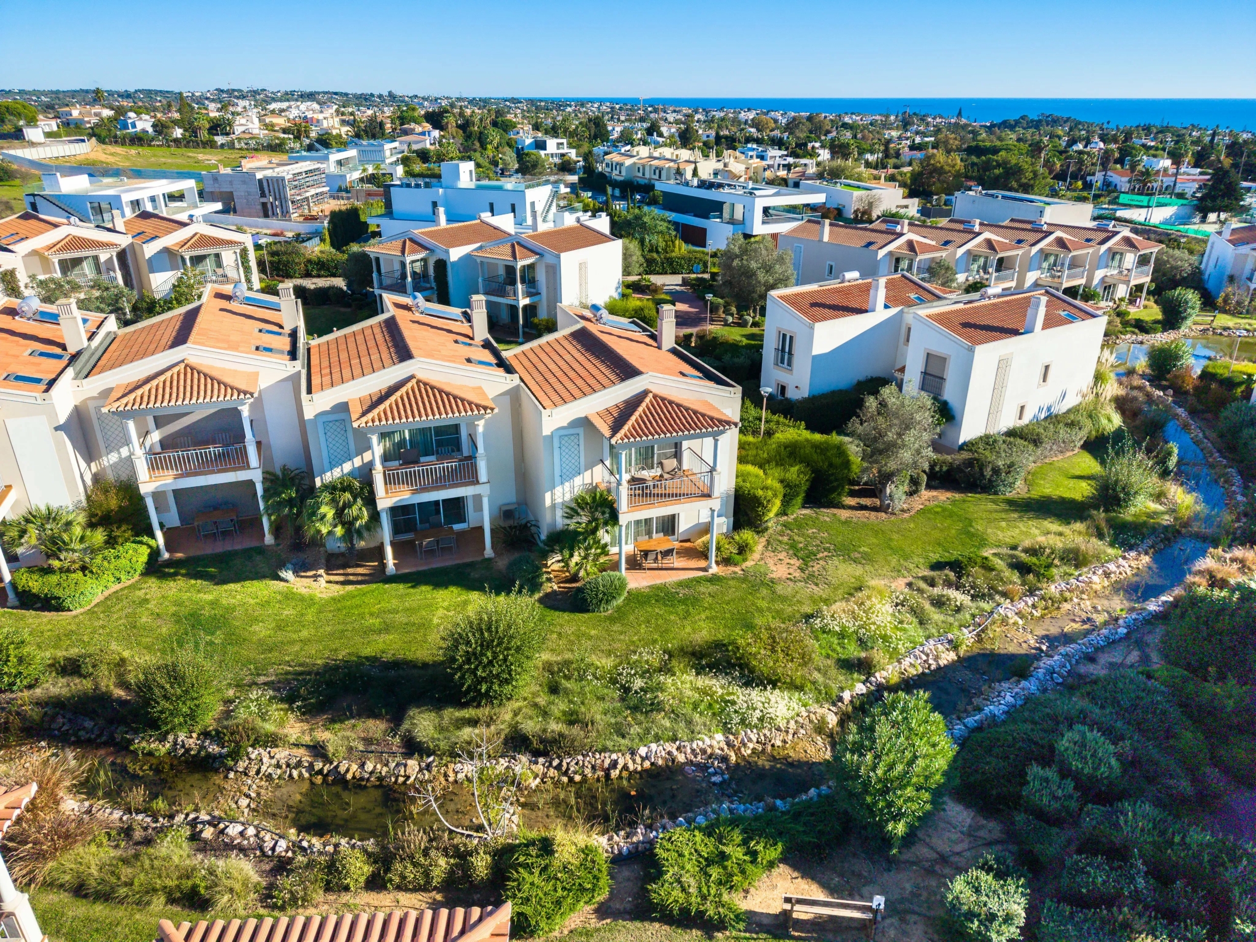 Modern 2-Bedroom Duplex in Village Resort, Carvoeiro – Algarve