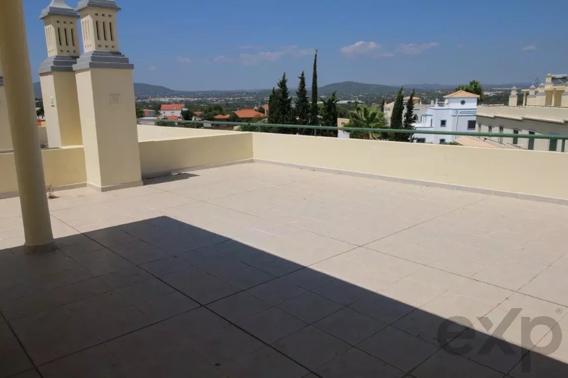 Fuseta – T4 Housing in Condominium