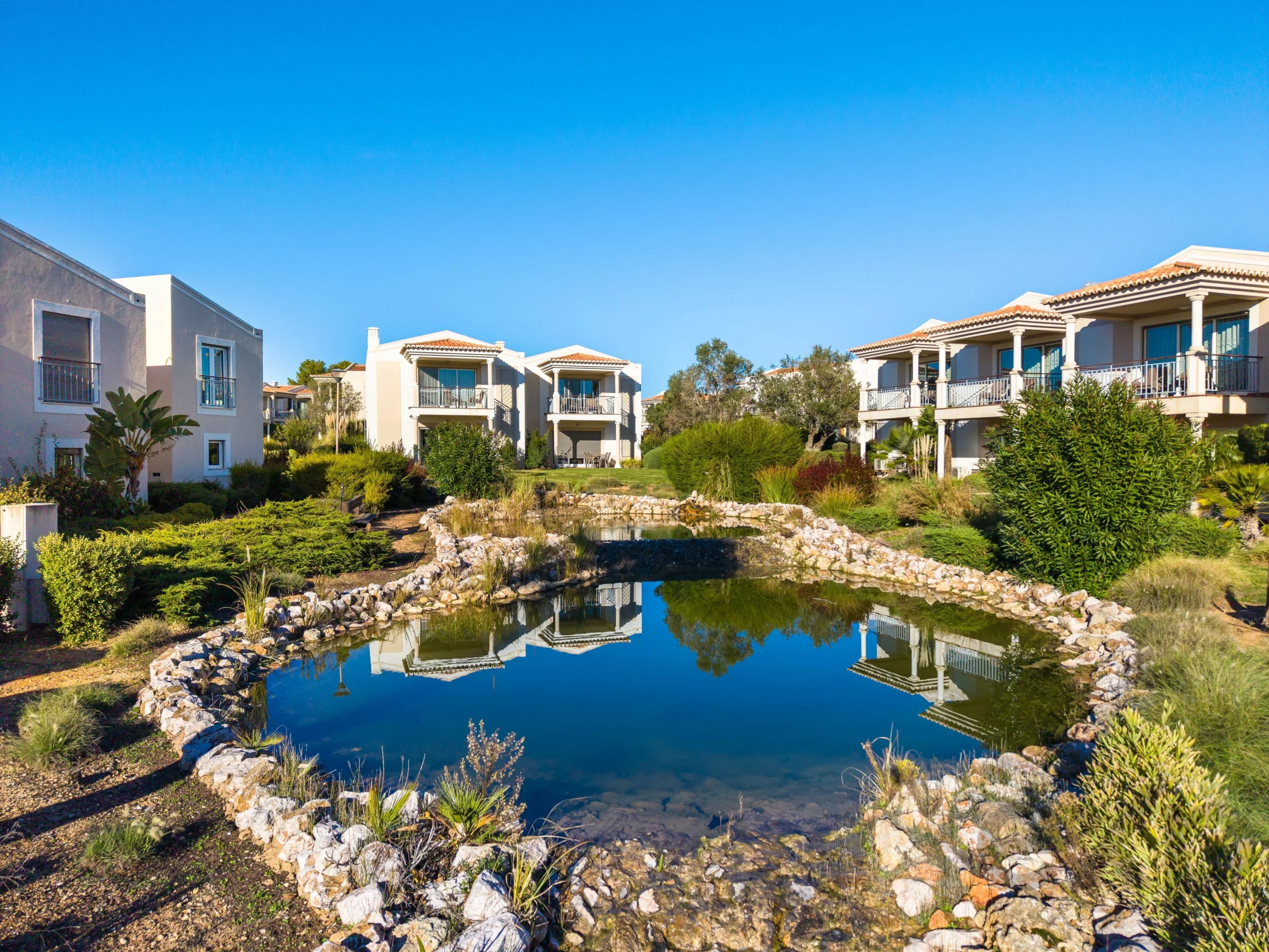Modern 2-Bedroom Duplex in Village Resort, Carvoeiro – Algarve