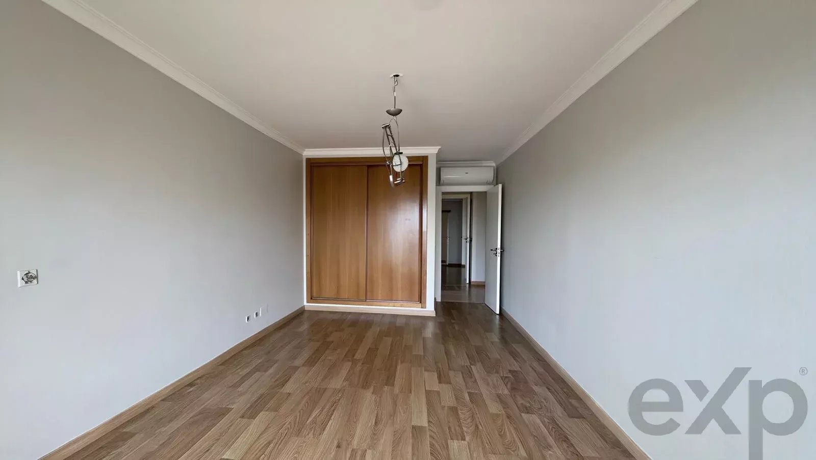 Spacious 3-Bedroom Apartment in Quelfes, Olhão