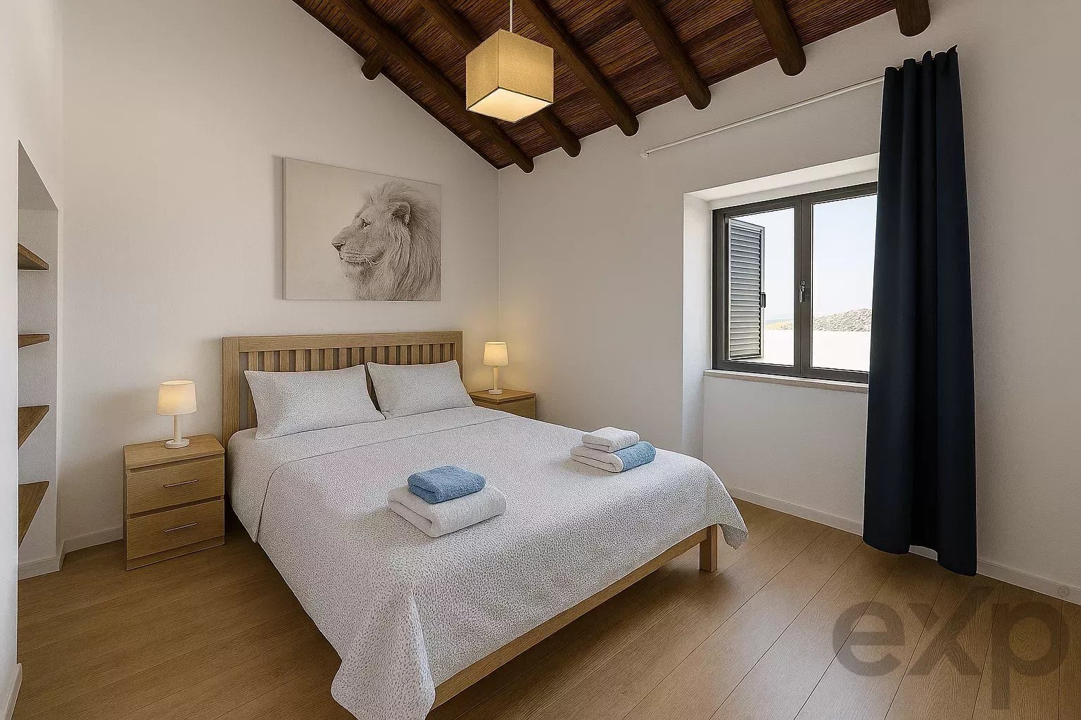 Typical Algarve house with studios, swimming pool and mountain views.