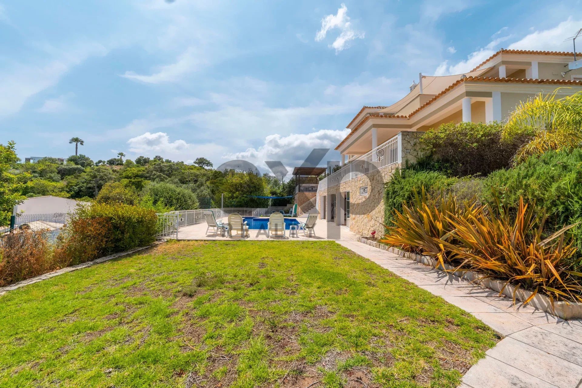 Four bedroom villa with open views and pool in São Bras de Alportel, Algarve