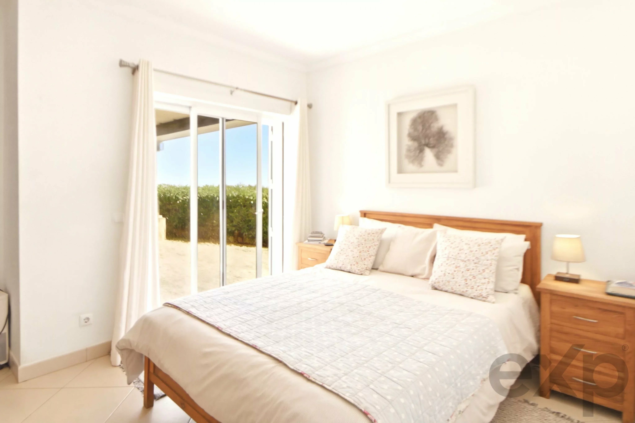 Beautiful 3-townhouse next to the beach with spectacular ocean views.