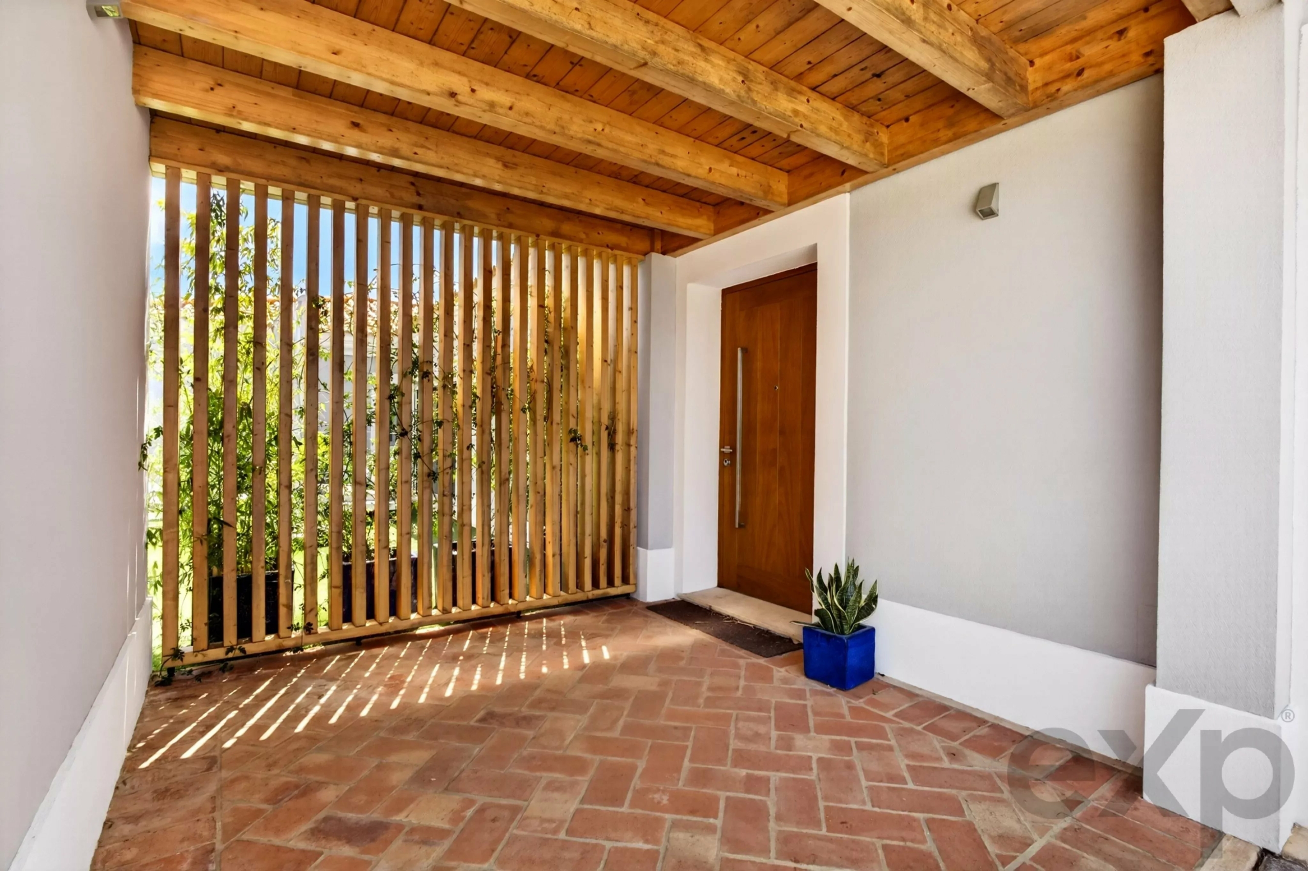 Luxury Single-Story Villa | 250 m² | 4 Bedrooms + Office | Private Pool | 2+ hectares | Vale da Rosa, Estoi, Faro