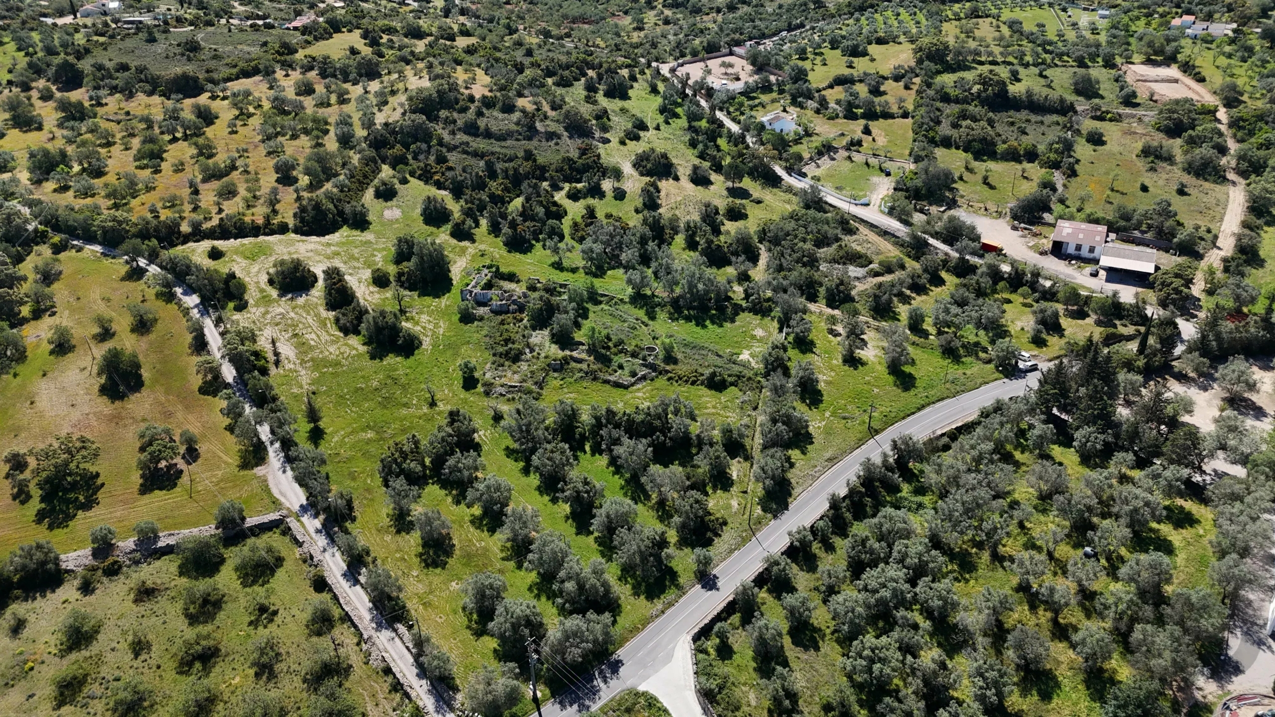 Algarve (mountain range) – Land with Ruin with Approved Project